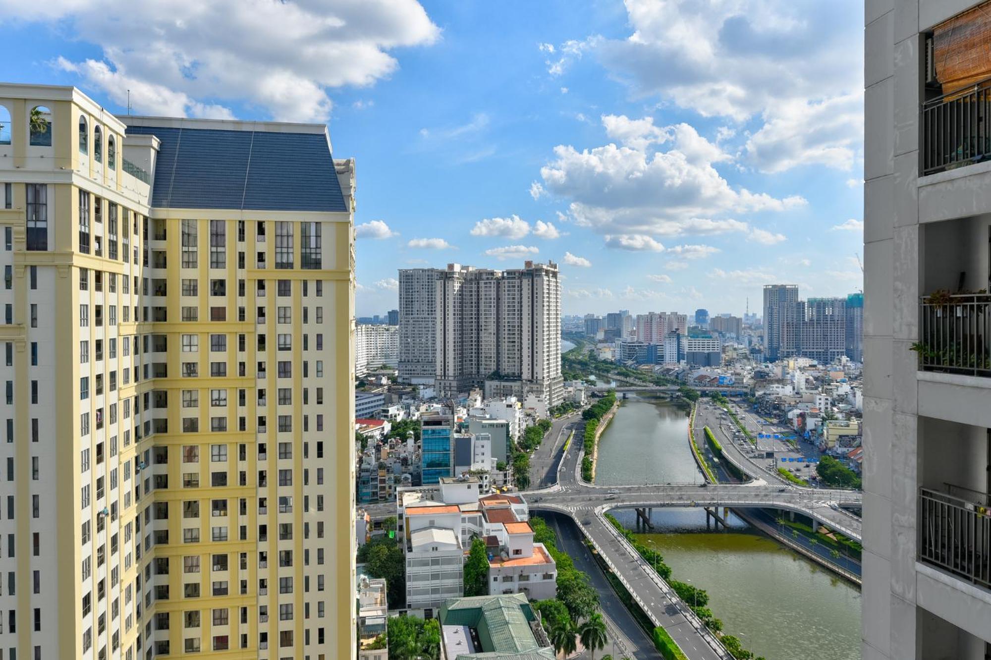 April 4* TP. Hồ Chí Minh